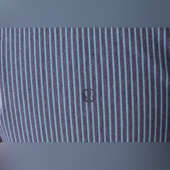 •lululemon• - Picture 4 of 4